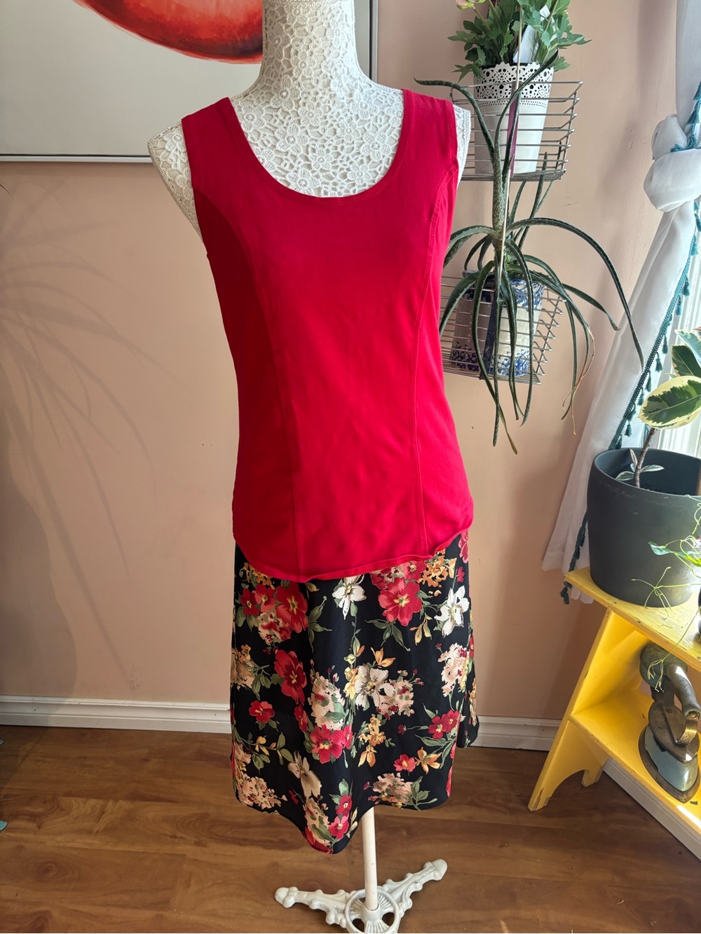 Vintage Black Floral Midi Skirt with Red & Cream Blooms - Picture 5 of 11